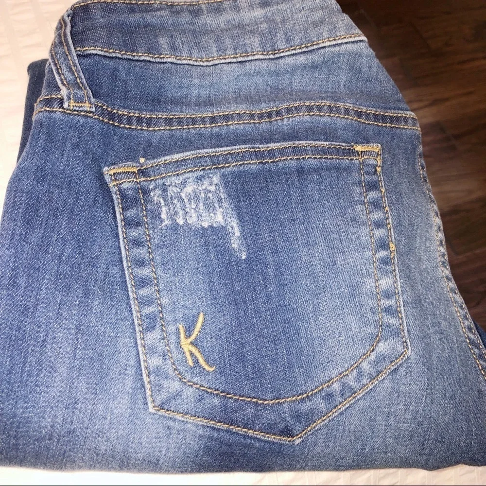 KUT FROM THE KLLTH size 8 distressed jeans